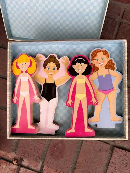 Photo of free Wood dress up dolls (Bascom/Union Campbell) #1