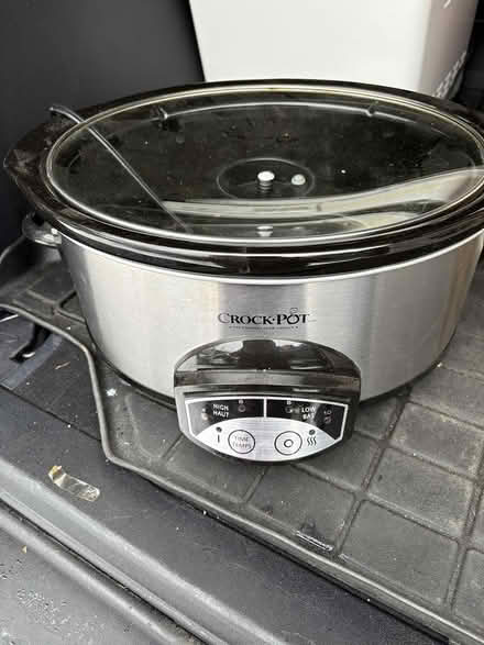 Photo of free Crock Pot(Slow Cooker) (Ottawa and surrounding area) #1