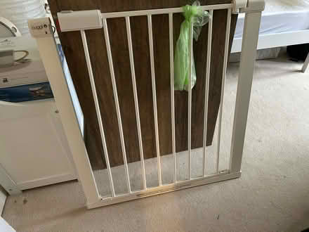 Photo of free hardly used baby gate (surbiton KT5) #3