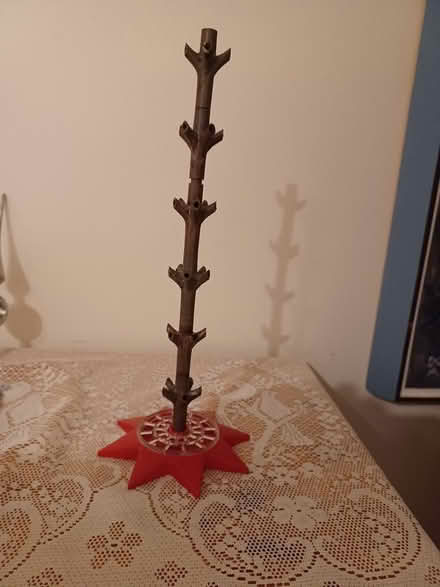 Photo of free stand for small conifer branches (near Britannia Plaza) #1