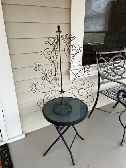 Photo of free Wire christmas-like decoration (Downtown Mountain View) #2