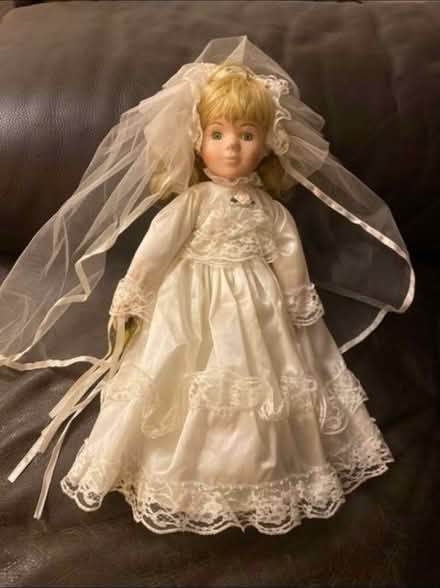 Photo of free Porcelain Bride Doll (Cheshunt En8) #1