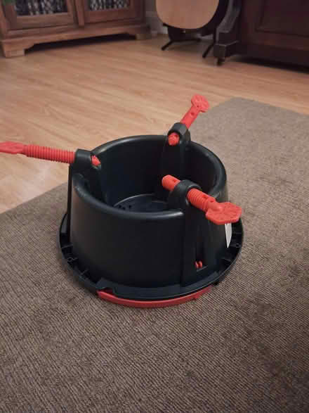 Photo of free 🎄 Christmas Tree Stand (HA3 Kingsbury/Kenton) #1