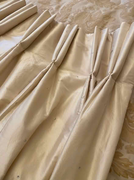 Photo of free full length cream curtains (Sk95br) #2