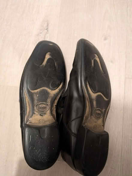 Photo of free Black men shoes size 9 (Dinnington, S25) #3