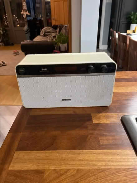 Photo of free Sony radio (Leigh on sea SS9) #1