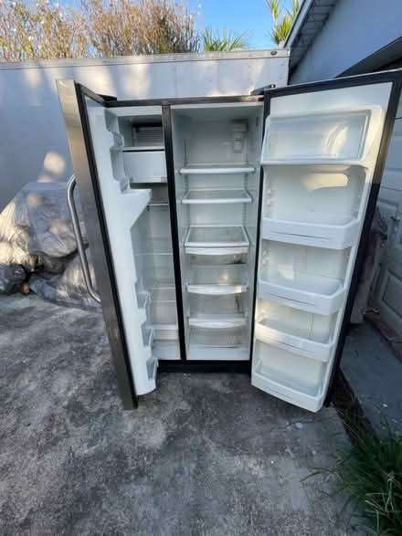Photo of free Refrigerator (3 Miami Gardens Road 33023) #2