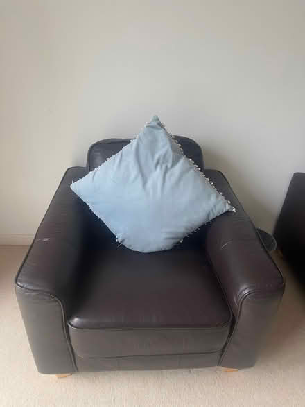 Photo of free Leathe sofa with good condition (Mill Road CO4) #2