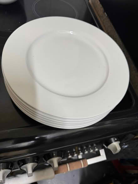 Photo of free White Dinner set (Finsbury Park N7) #3
