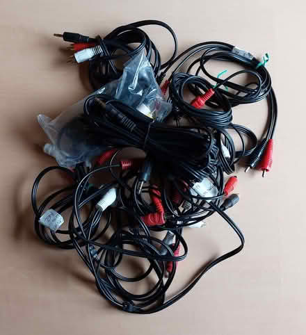 Photo of free Audio/hi-fi cables (Comiston EH10) #1