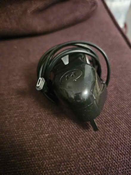 Photo of free 1m micro USB charging cable with plug (Ebley GL5) #1