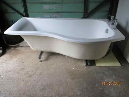 Photo of free bath P Shaped (FY3 whitegate drive) #2