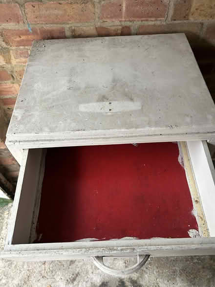 Photo of free White cabinet (Wimbledon SW19) #3