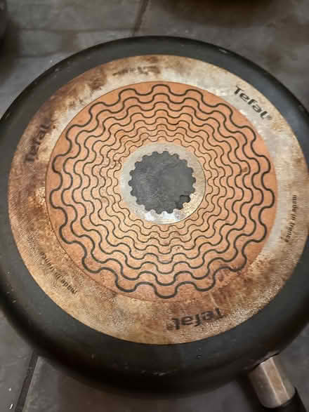 Photo of free Pots and pans (Kingston upon Thames KT1 3NE) #2