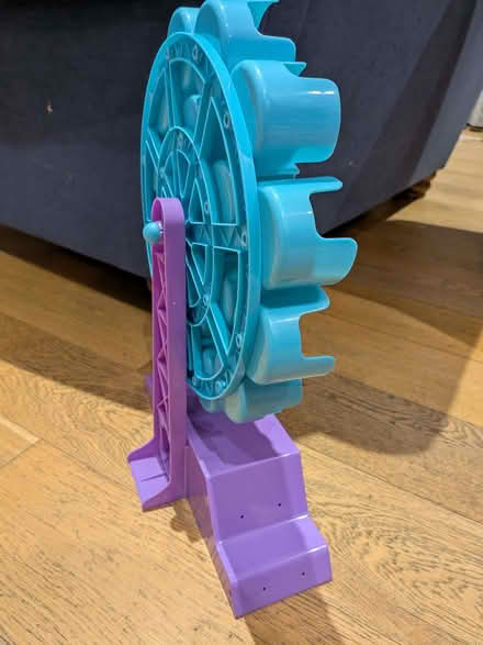 Photo of free Ferris wheel toy (Cookham SL6) #2