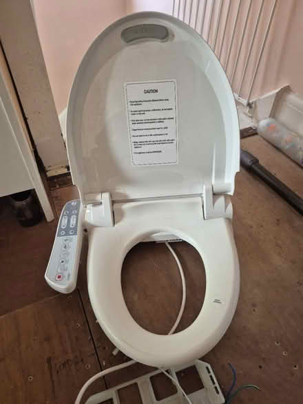 Photo of free R FLORY FDB600 Bidet Seat (Bath, BA1) #1