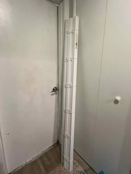 Photo of free Desk Chair, Blinds & More (Columbia) #2