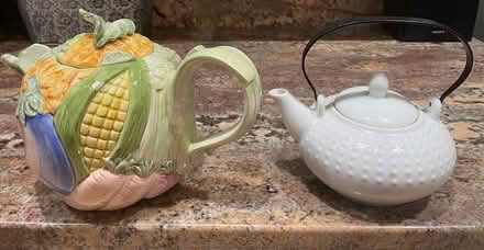 Photo of free 4 teapots (Ossington and Dupont) #2