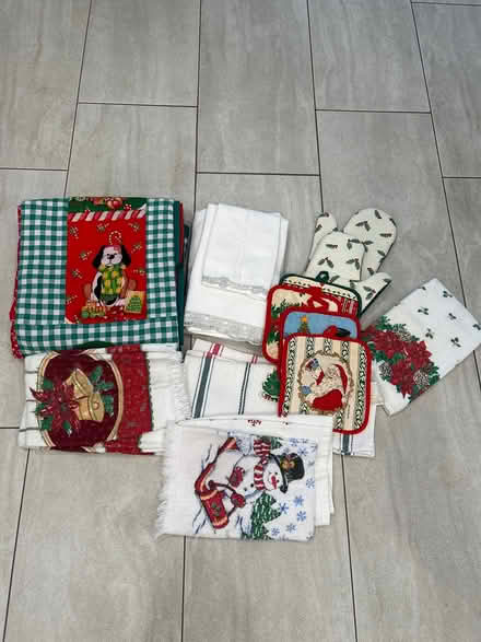 Photo of free Christmas linen (South Fallingbrook) #1