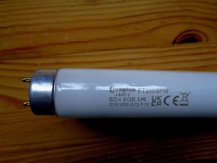 Photo of free fluorescent tube 90cm long, 25mm diameter (New Marston OX3) #1