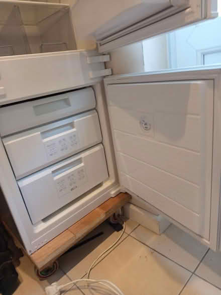 Photo of free Bosch Fridge freezer 177x57x51 cm (Hemel Hempstead HP1) #3