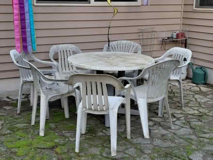Photo of free Patio table and chairs (Juanita (Kirkland)) #1