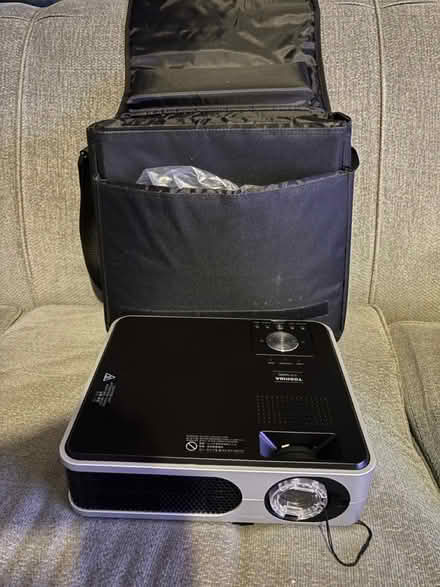 Photo of free toshiba overheard projector (141 Fairfield Dr) #4
