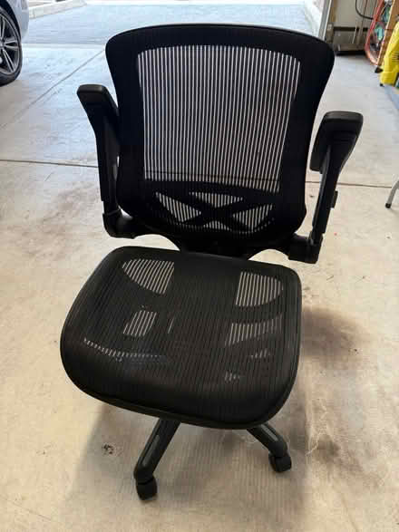 Photo of free Office chair (Del Ray near GW Middle School) #1