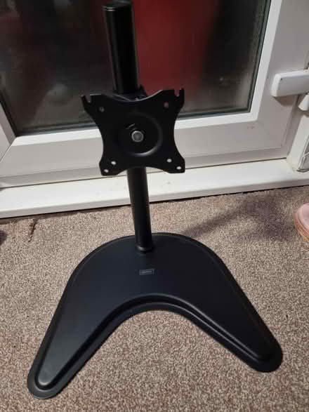 Photo of free Monitor stand, CR0 (Croydon, CR0) #1