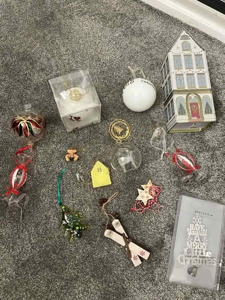 Photo of free A selection call for Christmas decorations (Eastcote HA4) #1