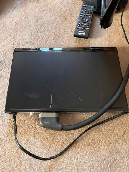 Photo of free Small LG TV and Sony DVD Player (Hemel, HP3) #4