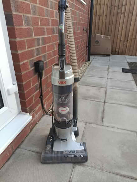 Photo of free Vax Air Stretch Vacuum Cleaner (WN3) #1