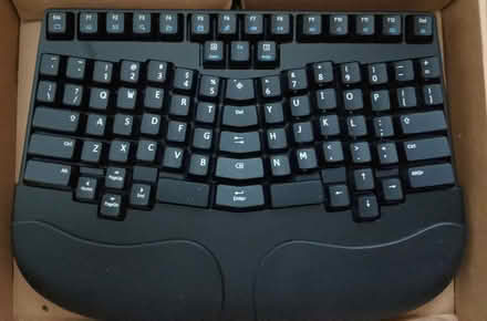 Photo of free Mechanical Keyboard - Windows MacOS Linux (Southborough BR2) #1
