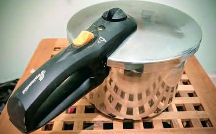 Photo of free Pressure cooker (Lochend EH7) #1