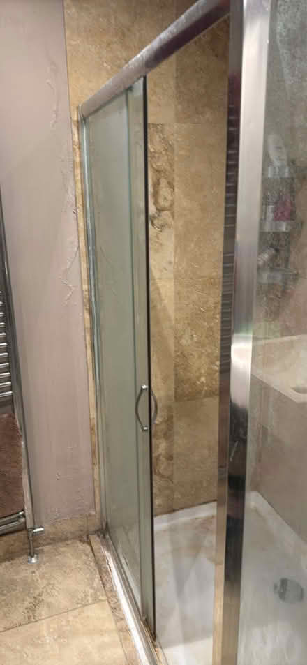 Photo of free sliding door shower cubicle (Chorleywood House estate WD3) #2