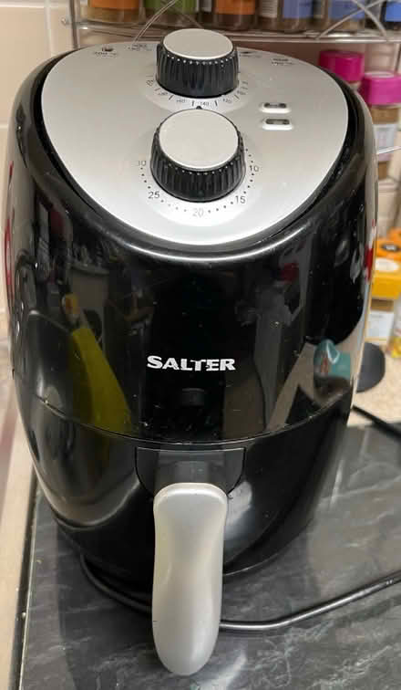 Photo of free Well Used Salter 3.5L Air Fryer (Feltham) #1