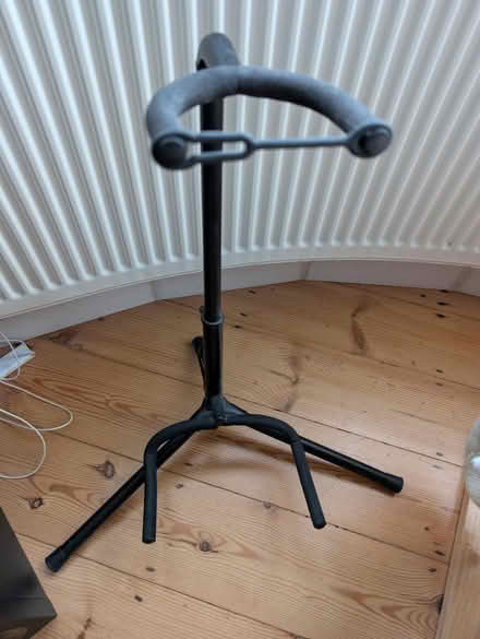 Photo of free Guitar stand (Shooter's Hill SE18) #1