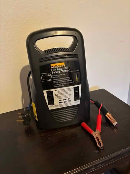 Photo of free Car battery charger. (Frizinghall BD9) #1