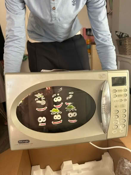 Photo of free Microwave (Croydon CR0) #1