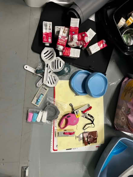 Photo of free Cat stuff (Tw14) #1