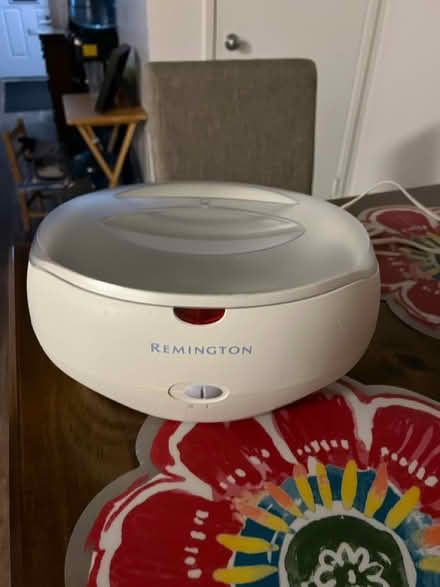 Photo of free Paragon wax machine (Kirkland drive Sunnyvale) #1
