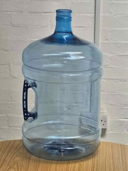 Photo of 18.9L water machine battles (Bloomfield) #1