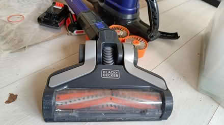 Photo of free Cordless Vacuum (spares or repair) (Tilehurst, Reading RG31) #4