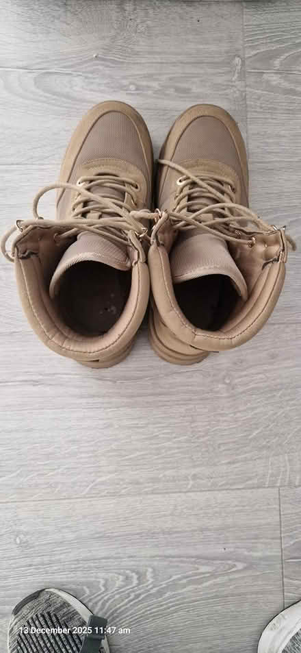Photo of free Boots (DA6) #1