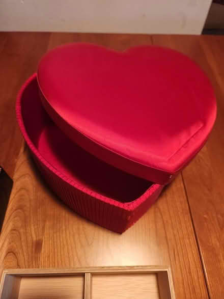 Photo of free serving trays and decorative boxes (Brookland) #3