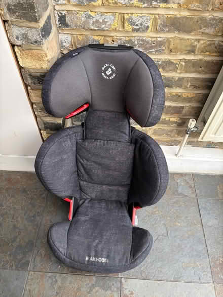 Photo of free Car seat (Raynes Park SW20) #1