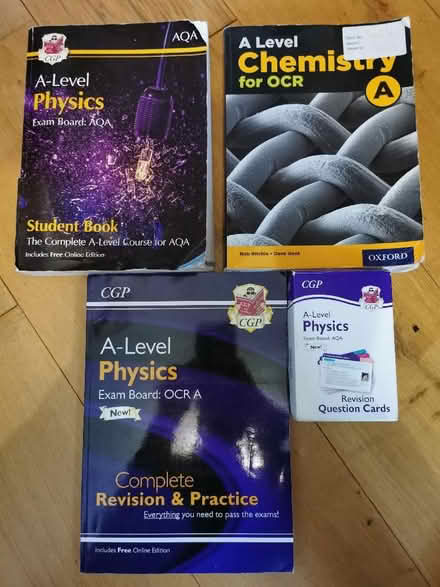 Photo of free A Level chemistry and physics text books and revision cards (The Nurserylands TW12) #1