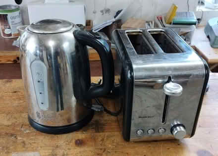 Photo of free Kettle and Toaster (Harefield UB9) #1