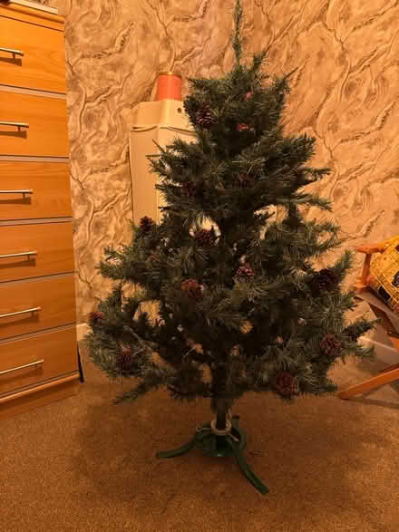 Photo of free 5’ Christmas tree with storage bag (L31 Maghull) #2