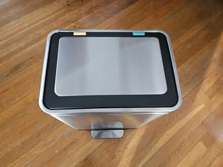 Photo of free Medium recyle/garbage bin (Near Manville, NJ) #2